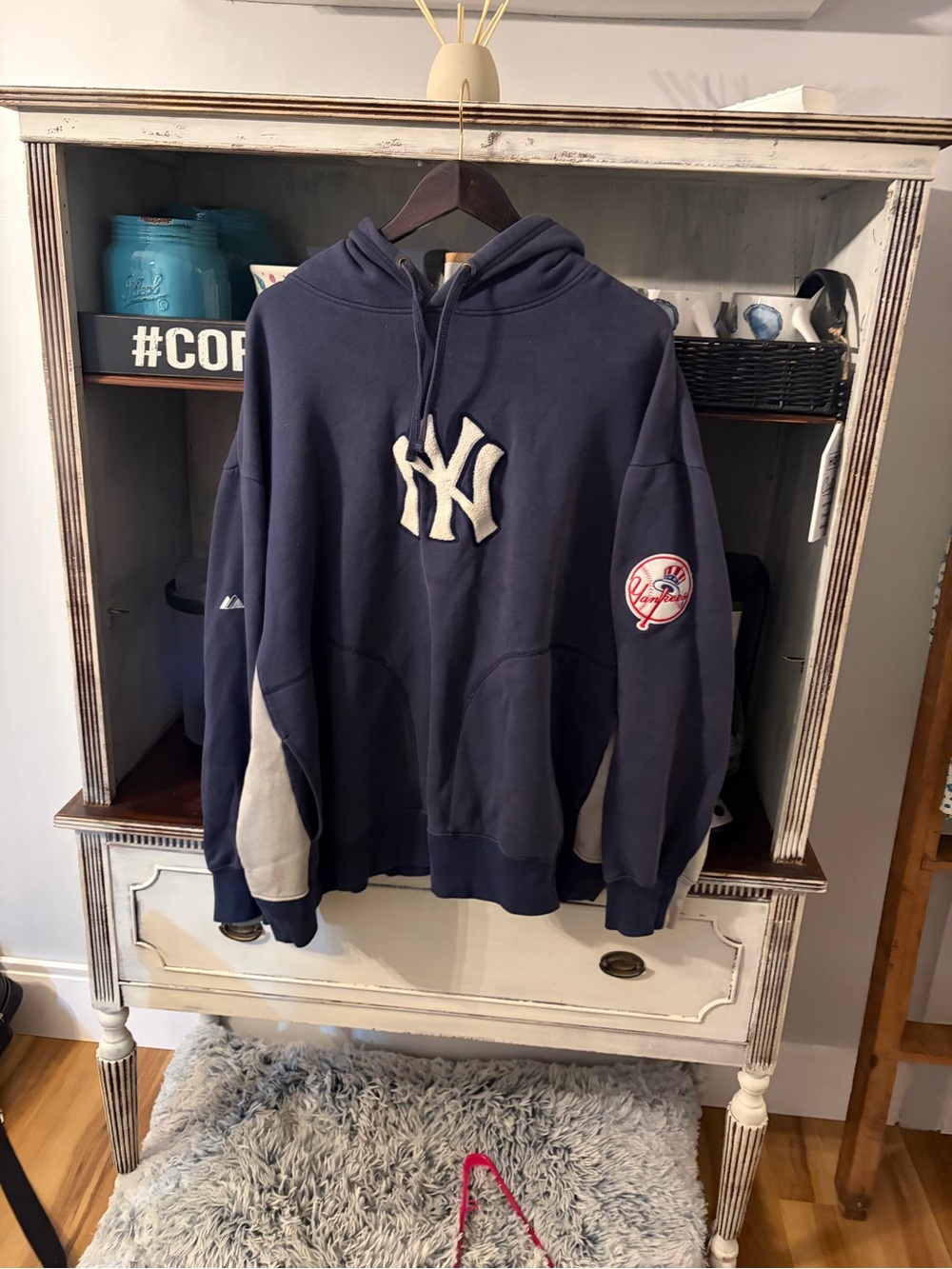 Majestic New York Yankees Navy and Cream Pullover Hoodie